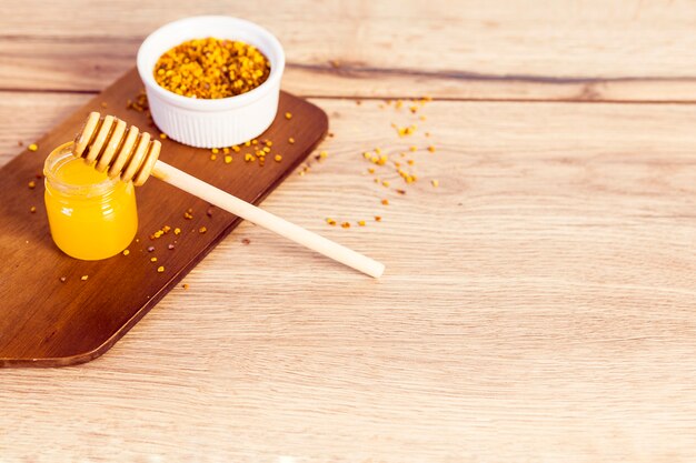 Jak naturalne słodkości wpływają na nasze zdrowie – sekrety korzystania z produktów pszczelich