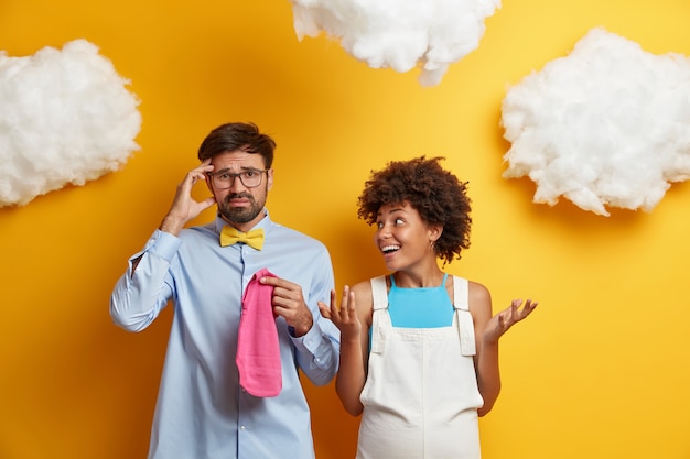 Sztuka łączenia wzorów: Jak tworzyć spójne i oryginalne stylizacje